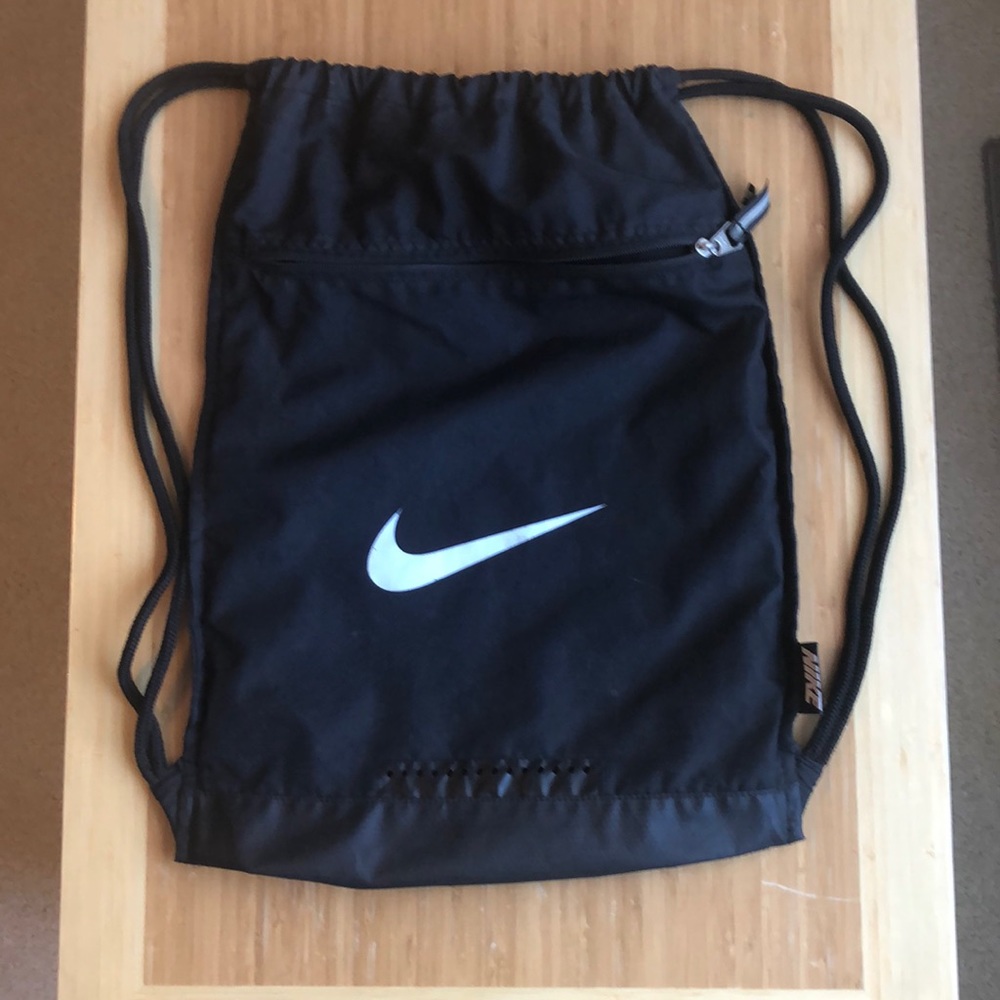 Black Nike Standard Drawstring Bag-(EUC)